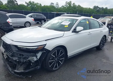 2023 Honda Accord Hybrid Touring z USA, uszkodzony, nr VIN 1HGCY2F80PA009611